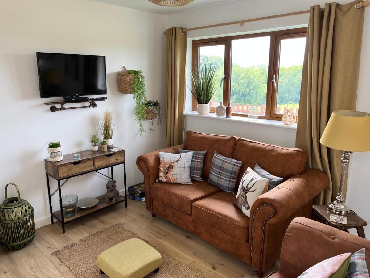 Oak Valley Lodges & Camping Pett Exterior foto