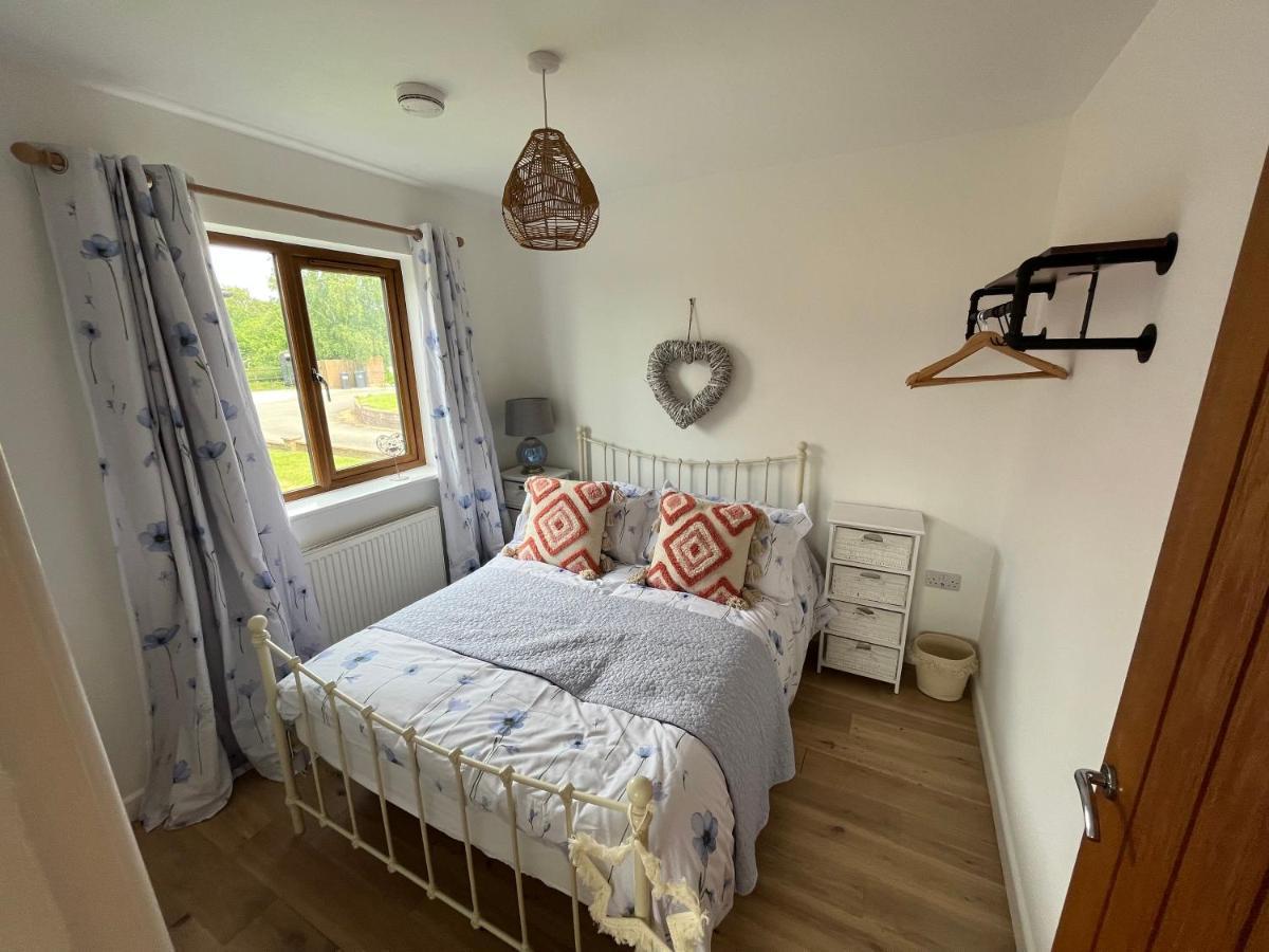 Oak Valley Lodges & Camping Pett Exterior foto