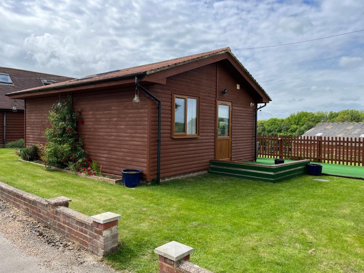 Oak Valley Lodges & Camping Pett Exterior foto