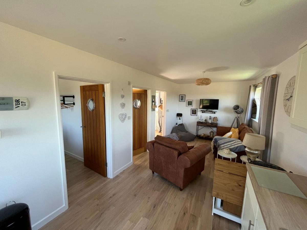 Oak Valley Lodges & Camping Pett Exterior foto